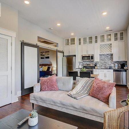 Frontdesk Village At Commonwealth Apts Plaza Midwood Charlotte Exterior foto